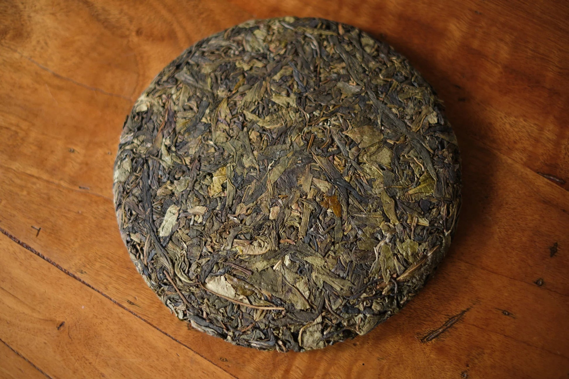 2024 Jingmai Yellow Flakes - Raw Pu - erh - 357g - The Honourable Tea Company